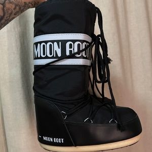 Black Moon Boots